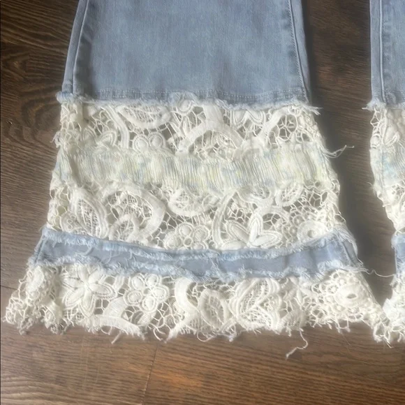 POL Boho Light Blue flare jeans with cute lace-NWOT - Picture 3 of 8
